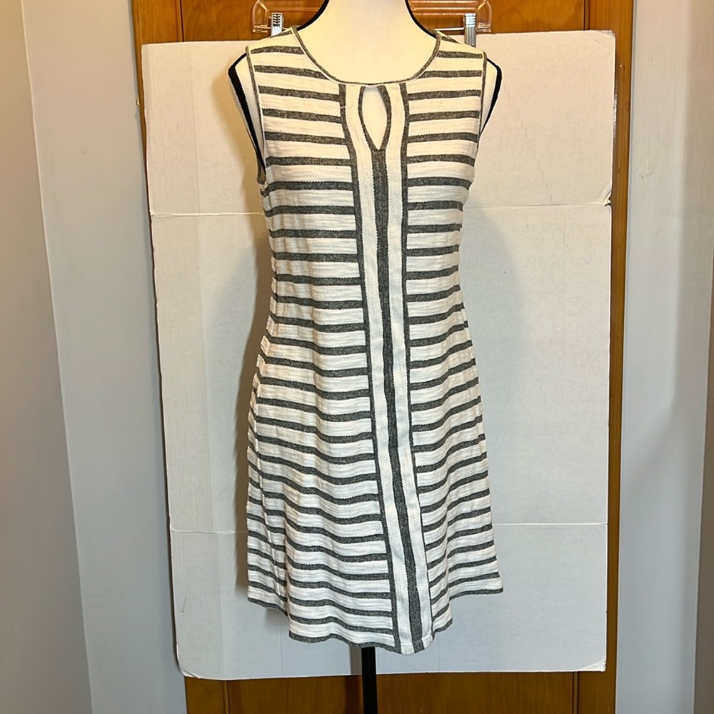 Max Studio Weekend Sleeveless Striped Dress In Nat/Grey - Size S